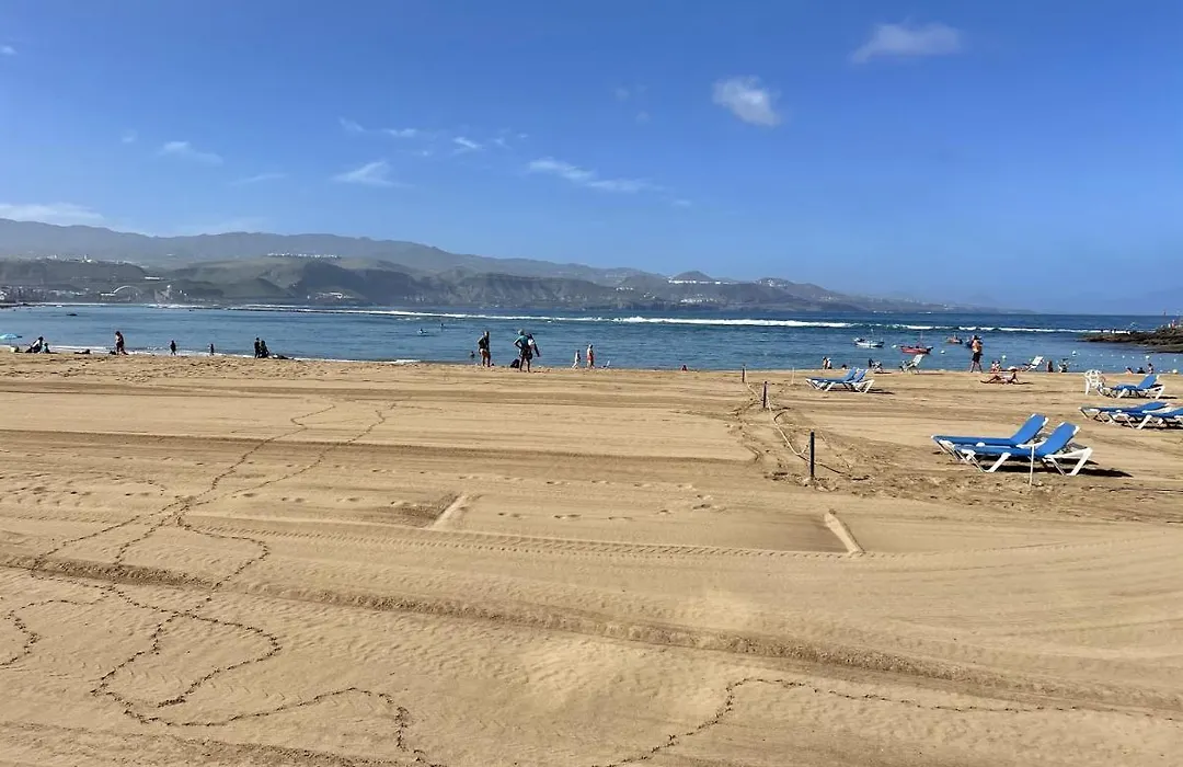 Homeforguest Listen To The Waves By Las Canteras-1