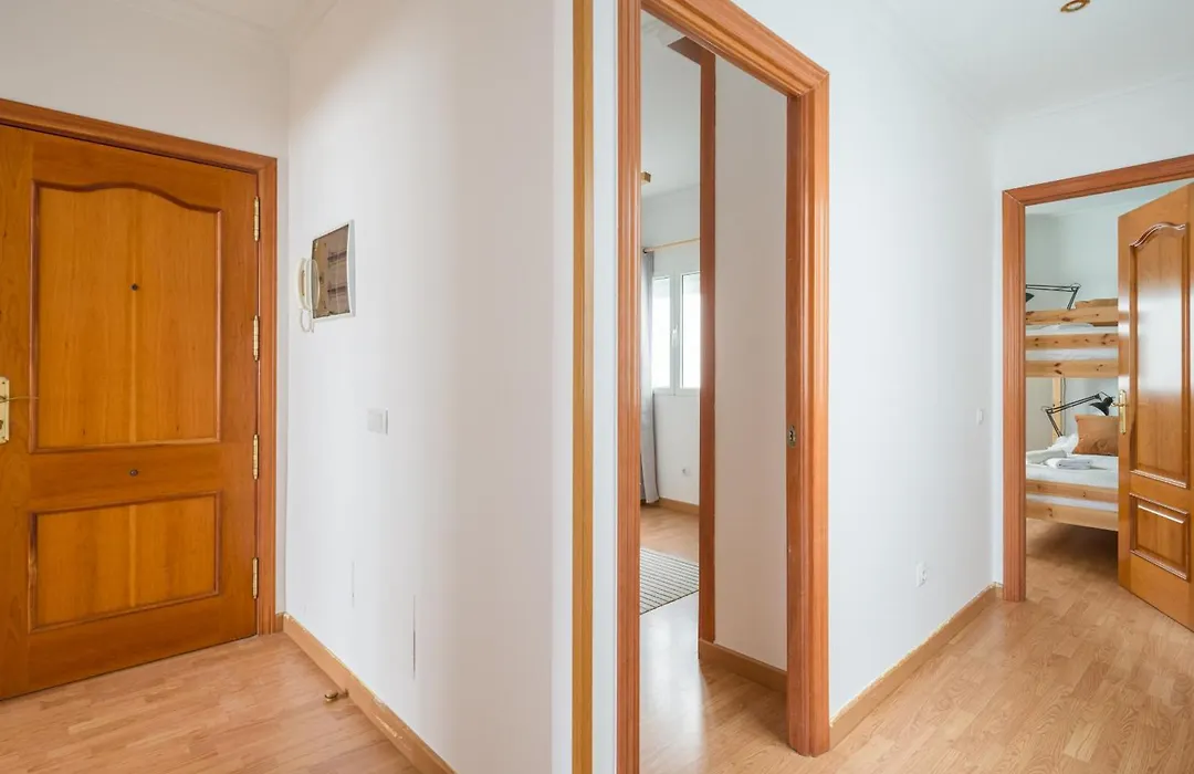Moderno piso de 3 habitaciones cerca de Triana-1