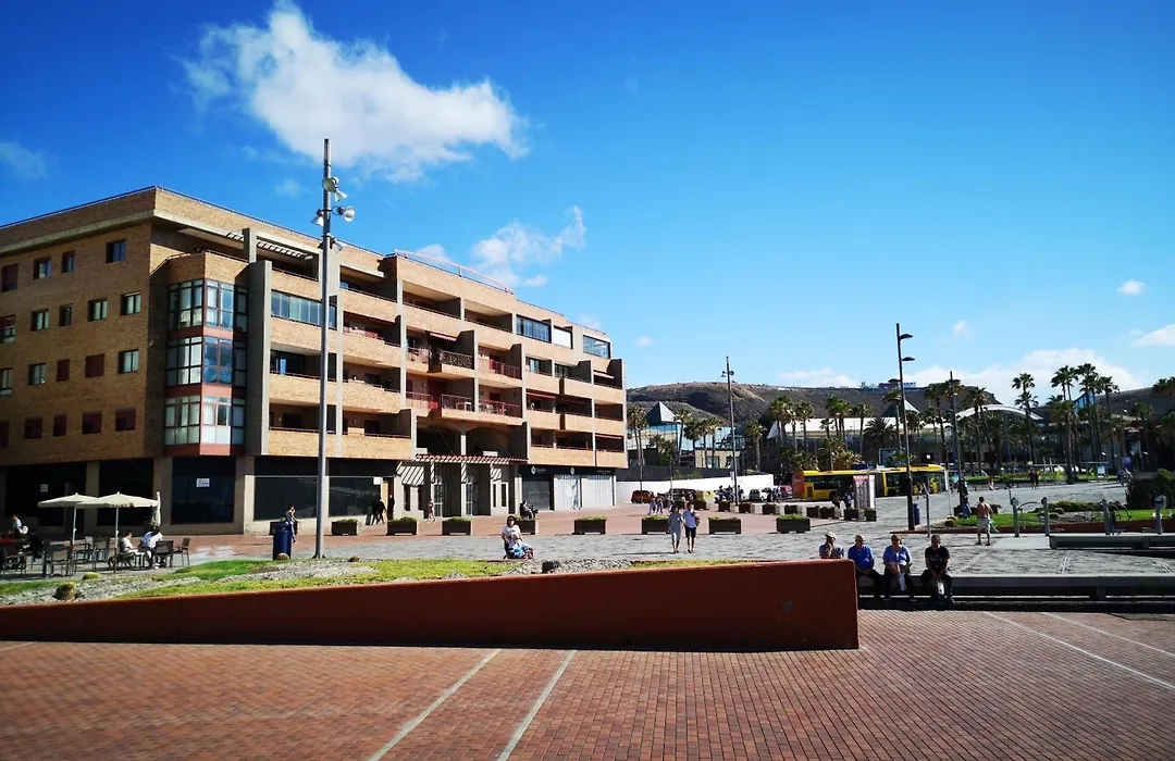 Acogedor apartamento en primera línea de playa Las Canteras-1