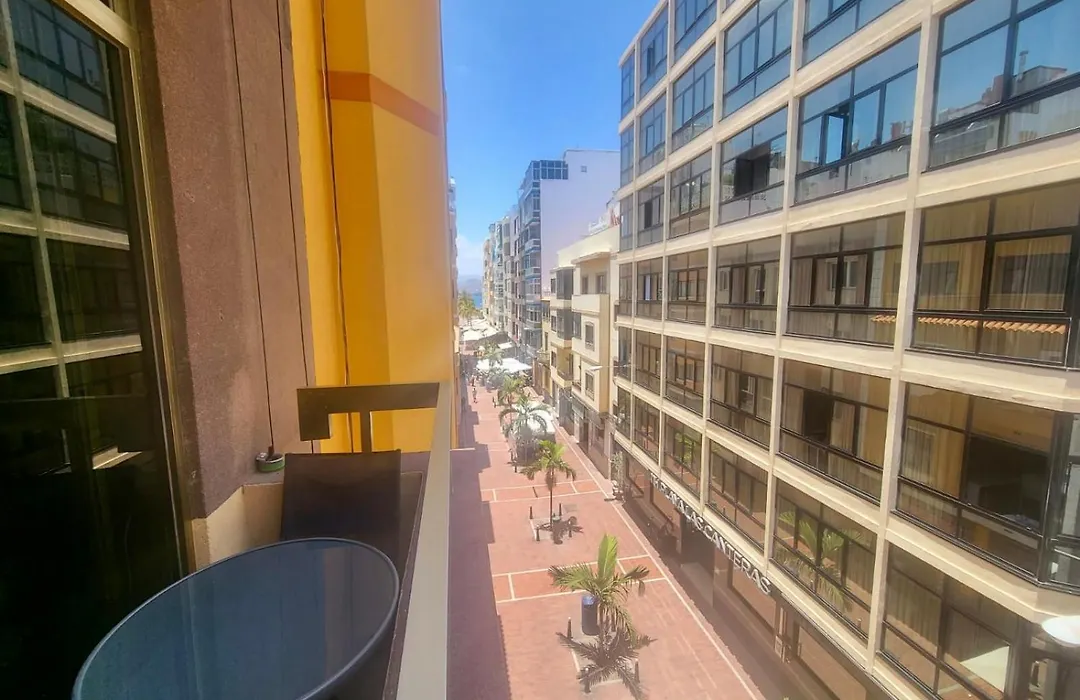 New 2 Bedrooms Gold Flat At Las Canteras Beach With Balcony And Free Parking-1