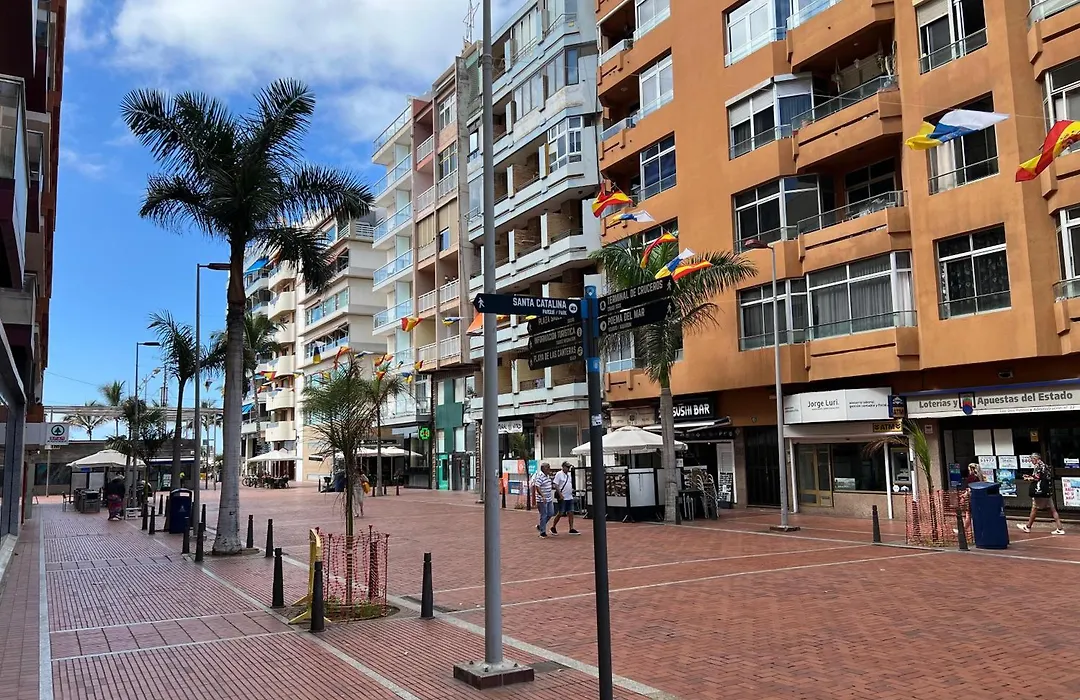 Descanso y mar en las Canteras-1