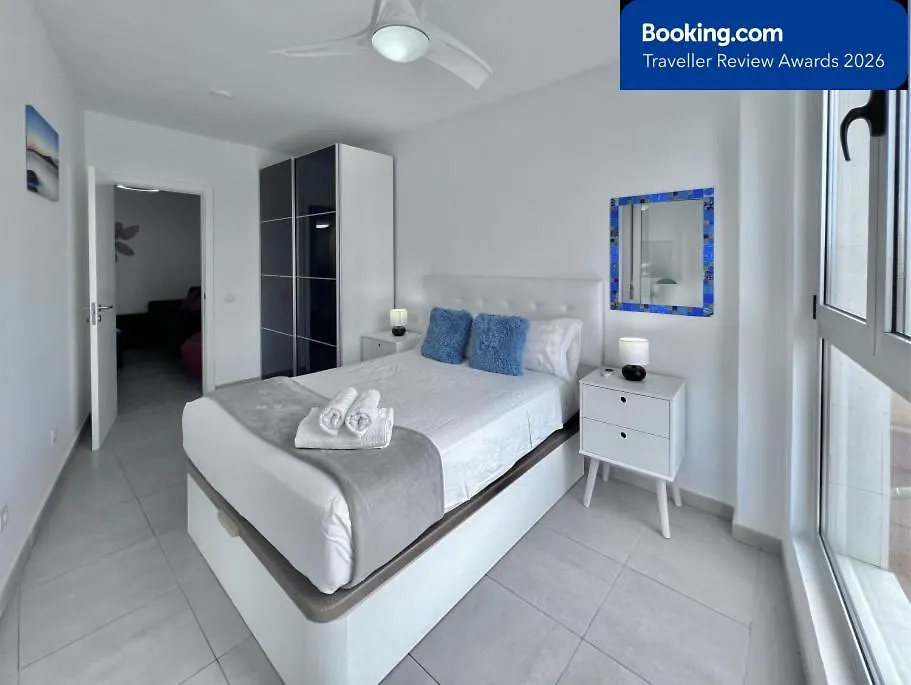 Apartamento con Terraza y Vistas-1