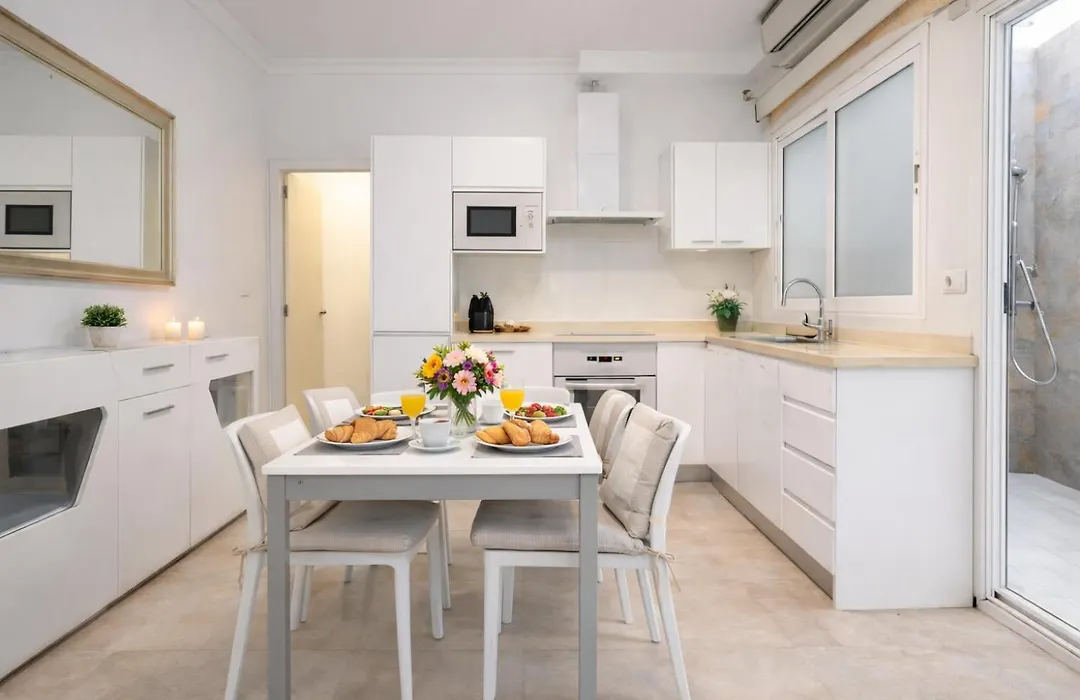 Alma Home ,6 paxs ,Wifi , Playa Canteras, Ocio-1
