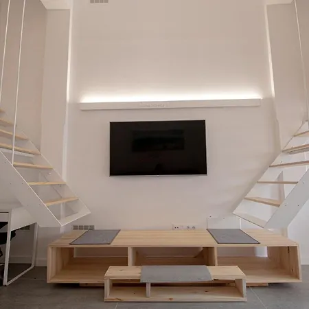 New & Modern Studio Loft 1-2
