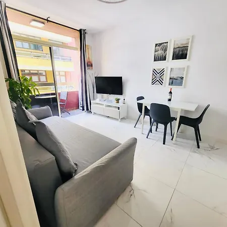 New 2 Bedrooms Gold Flat At Las Canteras Beach With Balcony And Free Parking-3