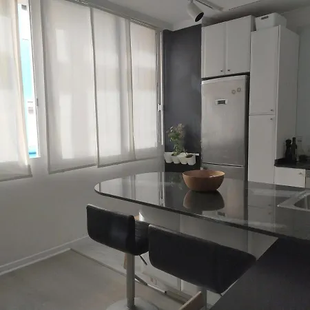 Apartment in Playa de Las Canteras, Playa Chica-2