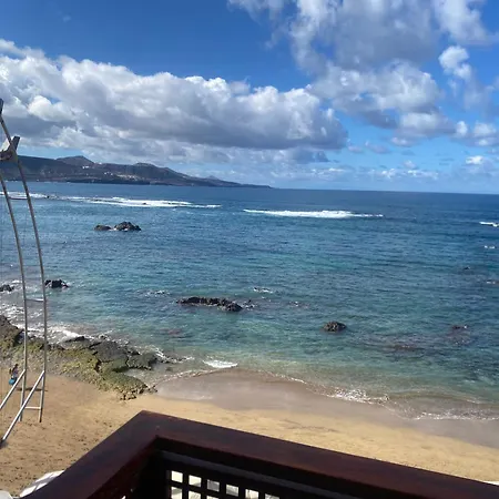 Estudio luminoso, primera línea de playa de las canteras-3