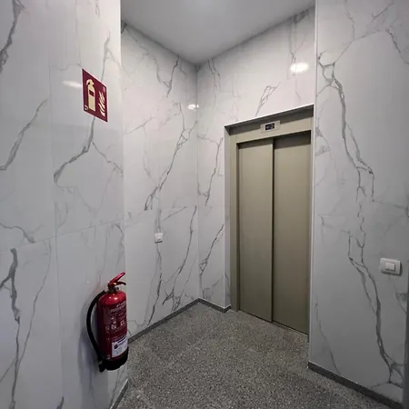 Apartamento con Terraza y Vistas-3
