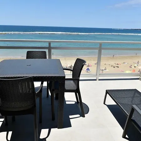 Apartamento Primera Línea Playa de Las Canteras-3