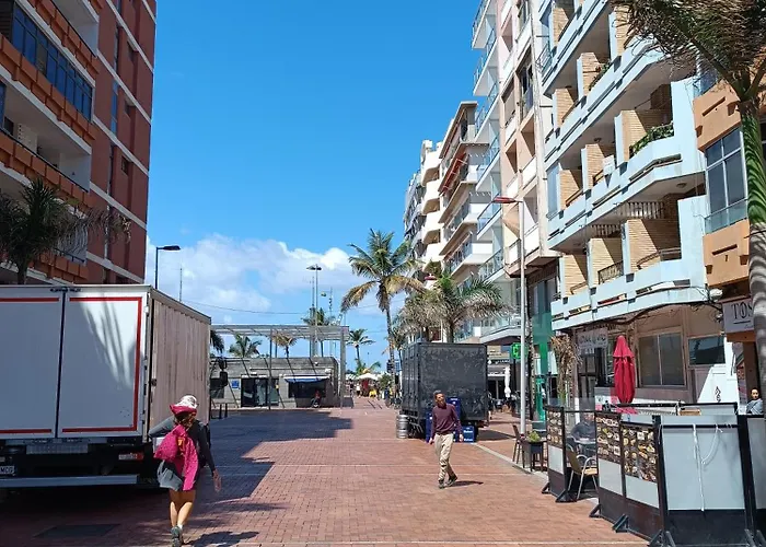 Canteras Beach Crush Las Palmas de Gran Canaria