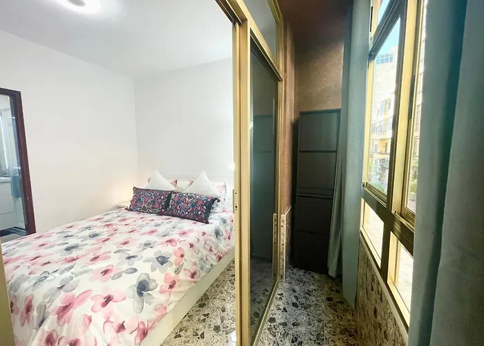 Affordable Holiday Accommodation For Large Families And Groups At Las Canteras Beach With 3 Bedrooms And Free Parking Las Palmas de Gran Canaria