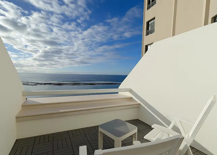 Moderno Estudio con terraza en Las Canteras Las Palmas de Gran Canaria