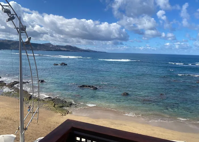 Estudio luminoso, primera línea de playa de las canteras Las Palmas de Gran Canaria