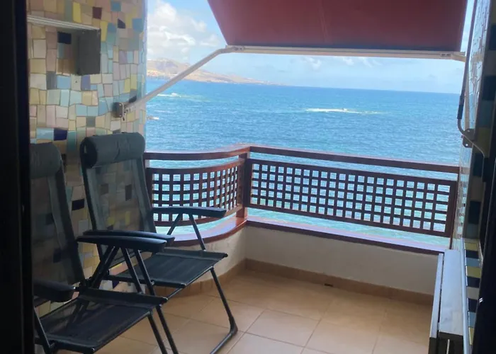Estudio luminoso, primera línea de playa de las canteras Las Palmas de Gran Canaria