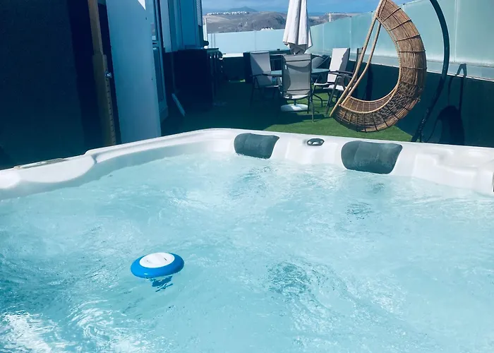 APARTAMENTO con gran terraza y Jacuzzi PRIVADO Las Palmas de Gran Canaria